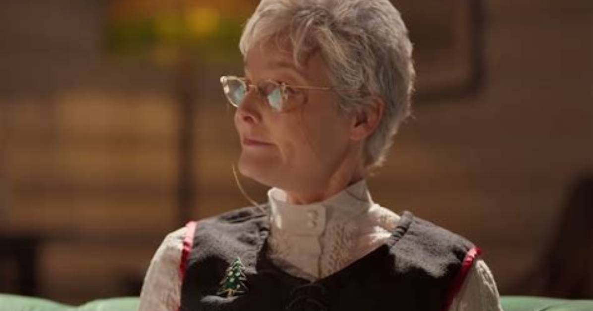 Who Is Mrs Claus on the Capital One Advert? Christmas Commercial Cast Revealed!