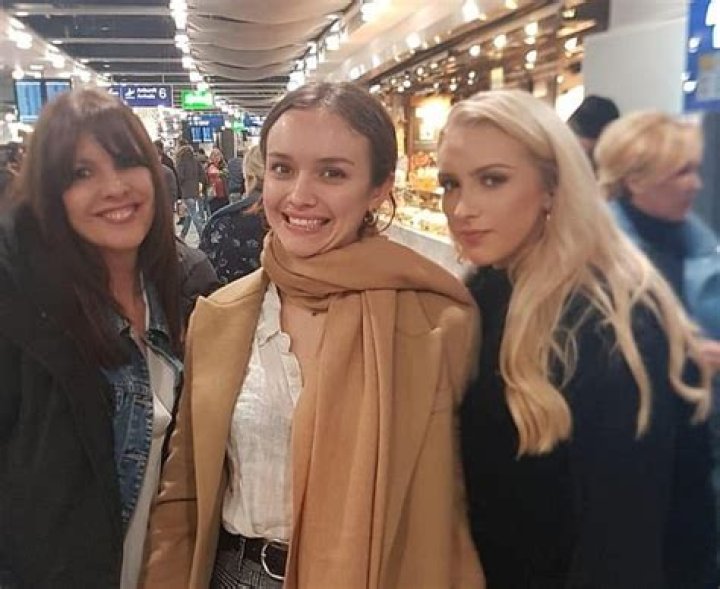 
Who Is Olivia Cooke Sister Eleanor Cooke? Father John Cooke and Mother Lindsay Wilde and Family 