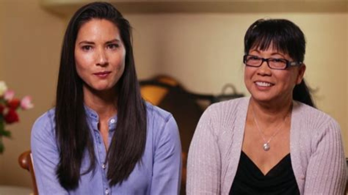 Who Is Olivia Munn's Mother Kim Munn? Her Age, Height & More