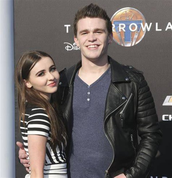 Who Is Sarah Carpenter? Wiki, Age, Boyfriend, Height, Birthday, Parents, Net Worth, Biography & More