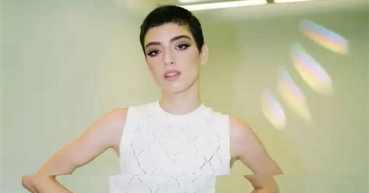 Who Is Singer Dixie D'ameli? Her Age, Boyfriend & More