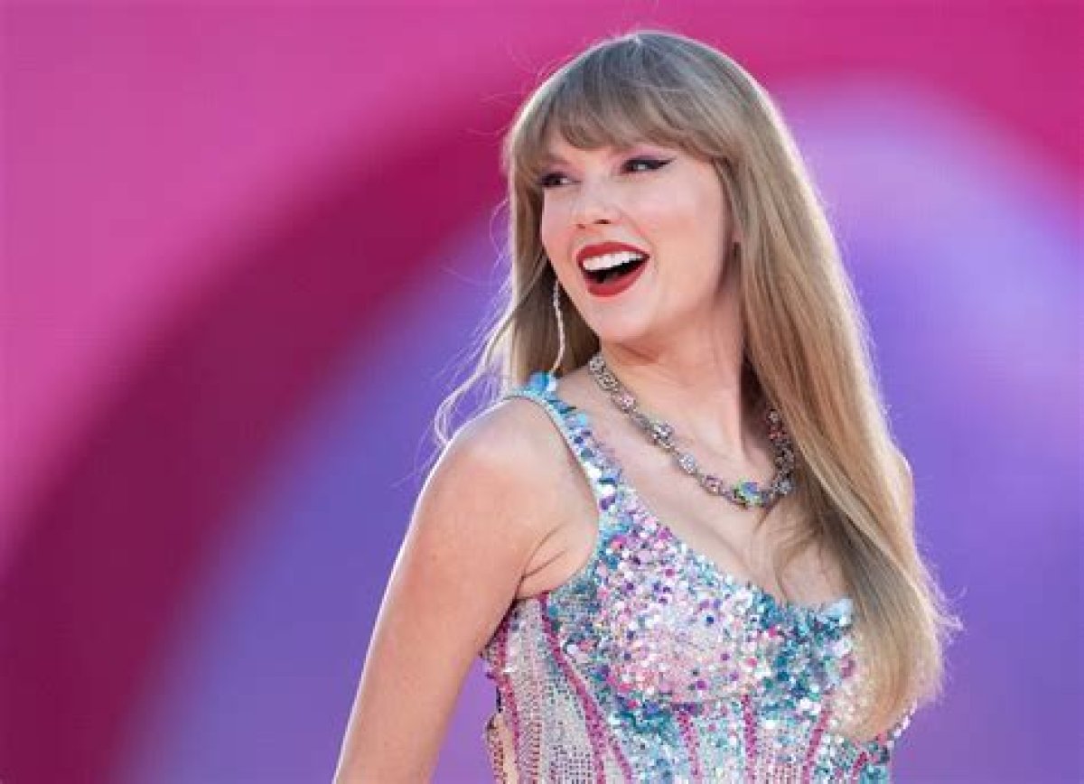 Who Is Singer Taylor Swifth? Her Age, Parents & More