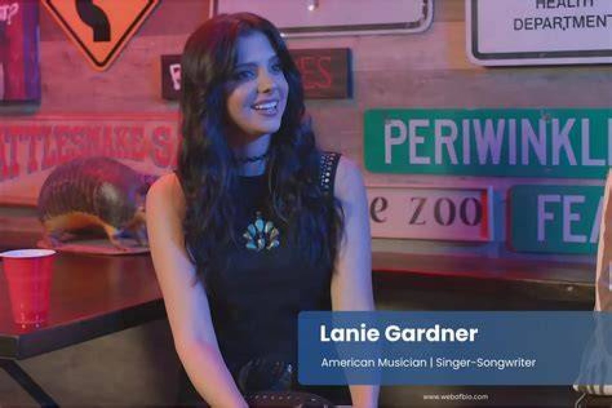 Who Is Singer/Youtuber Lanie Gardner? Her Age, Songs & More