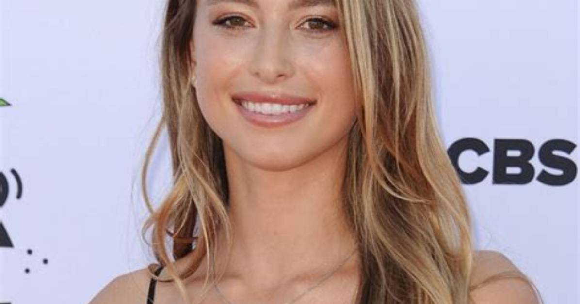 Who Is Steve Jobs's Daughter Erin Siena? Her Jobs, Age, Bio