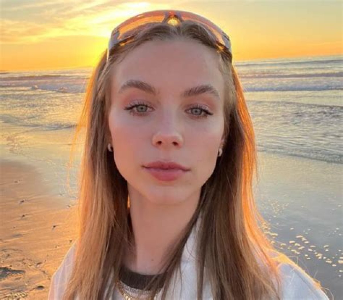 Who Is Tiktok Star Anna Shumate? Her Age, Height & More