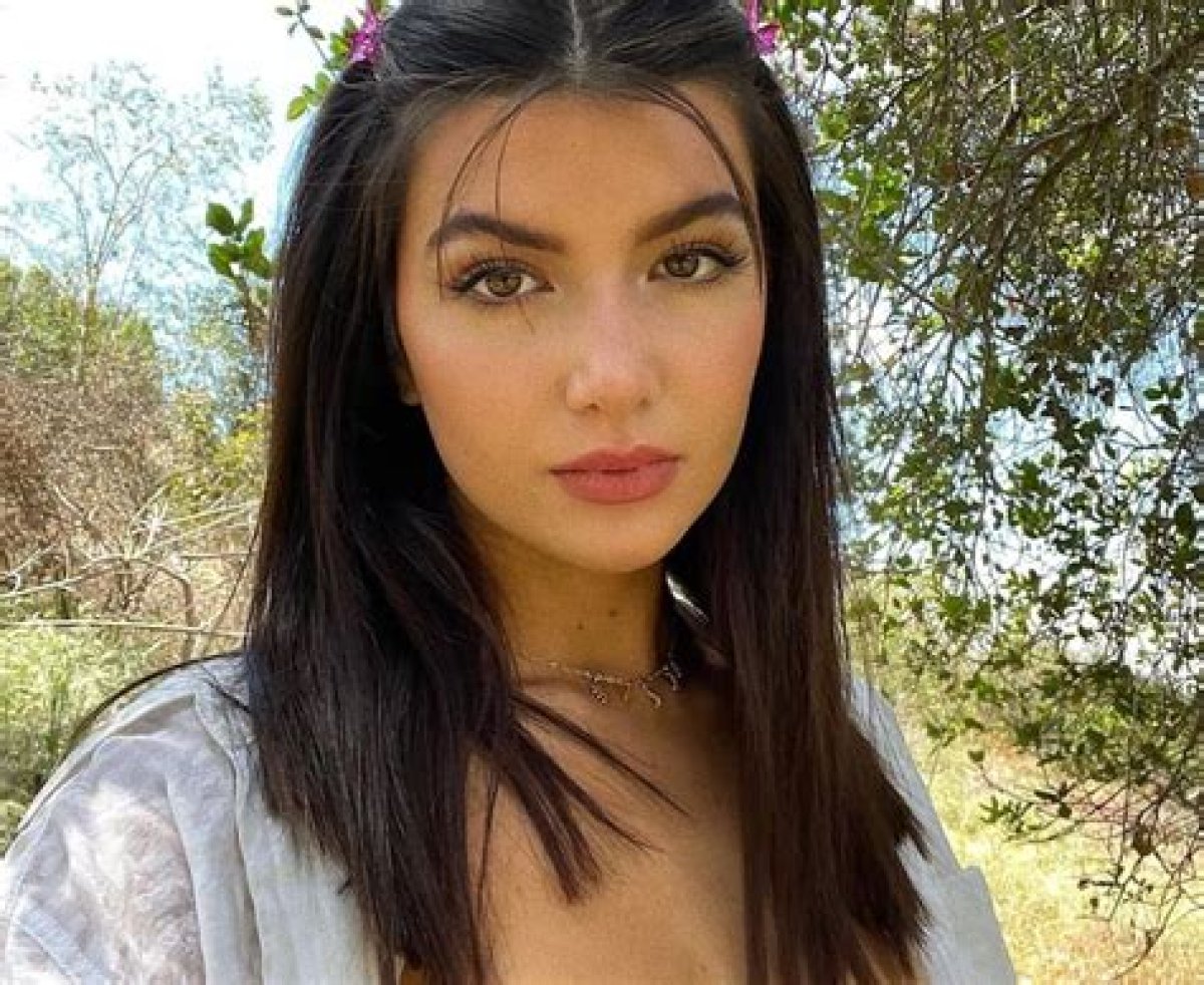 Who Is Tiktok Star Ellie Zeiler? Her Age, Height & More