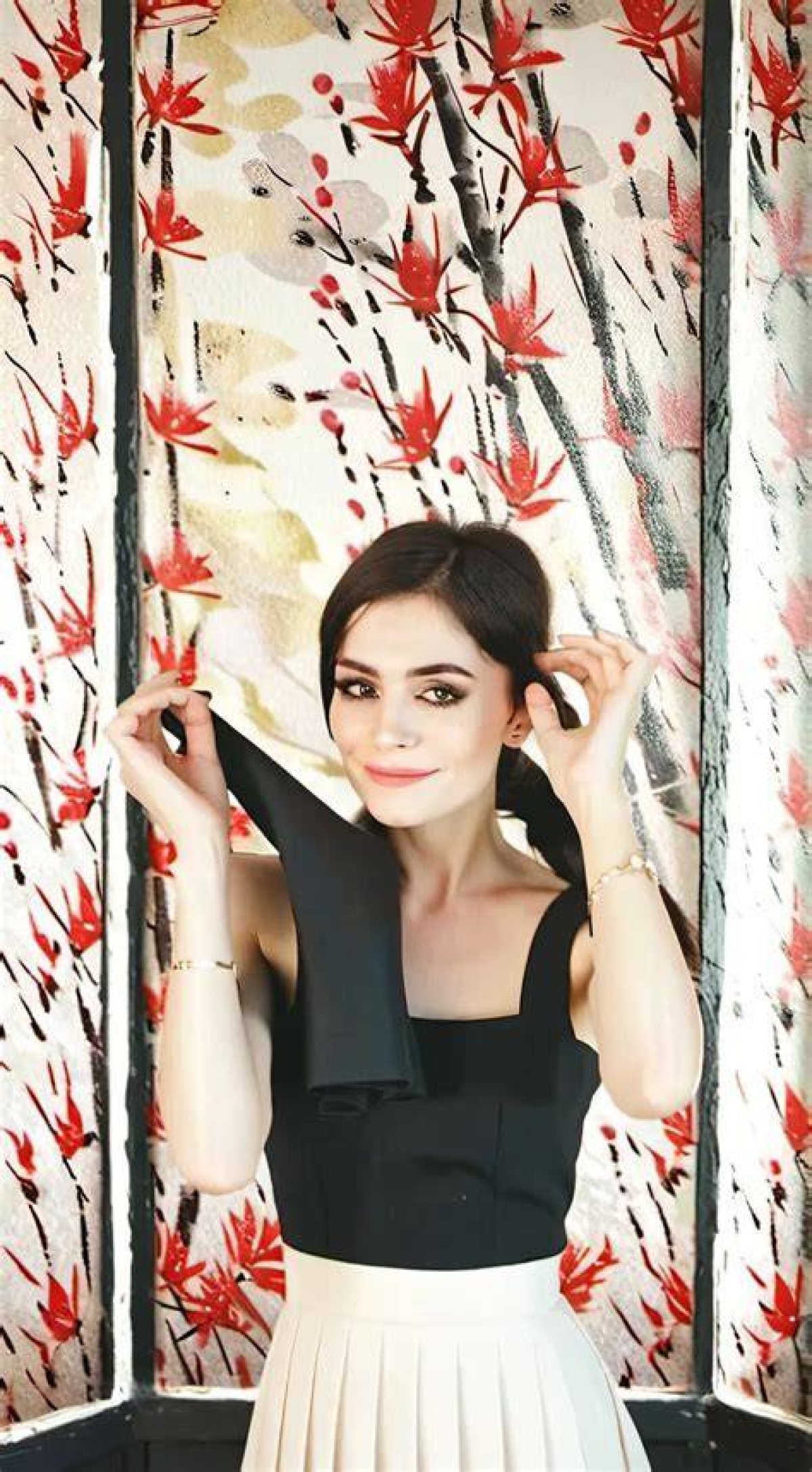 Who Is Youtube Gamer Azra Bajrami? Her Age, Bio & More