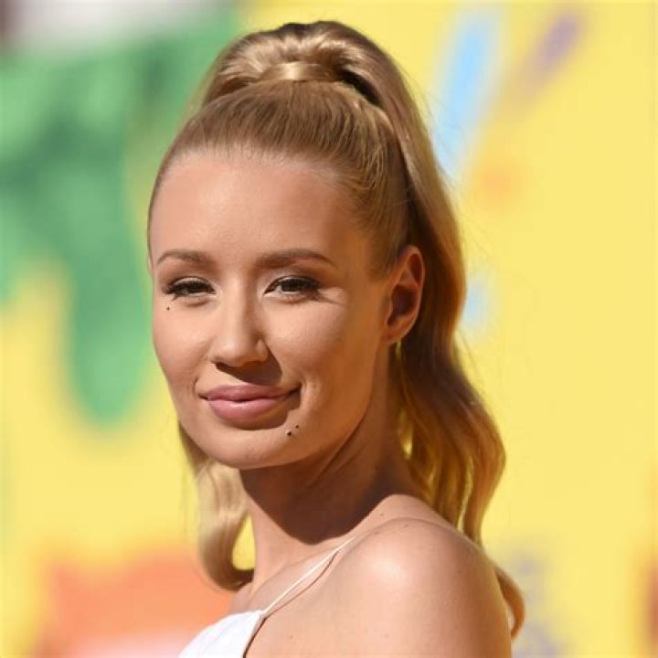 
Why Iggy Azalea Quits Music? Is Iggy Azalea Albino? 