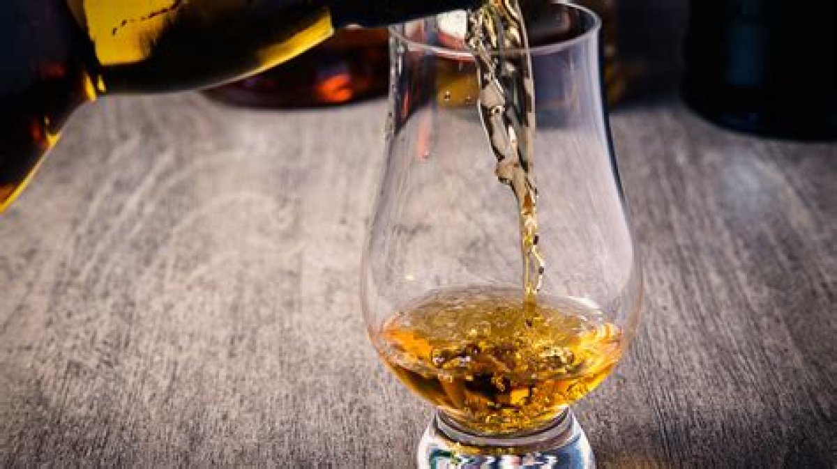Why the Most Popular Blended Whiskies in Japan Are Hibiki and Yamazaki